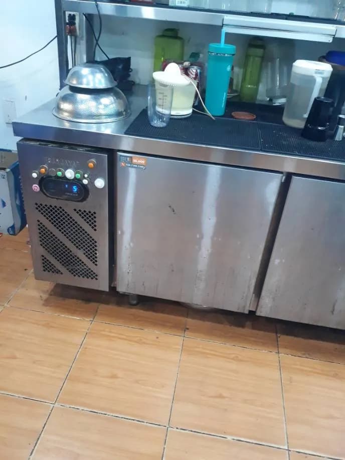 Trước sửa tủ đông Berjaya tại Quận 10 — thợ Đặng Anh Huy