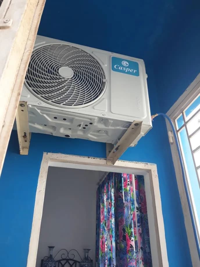 Trước sửa máy lạnh treo tường Casper tại Quận 3 — thợ Đặng Anh Huy