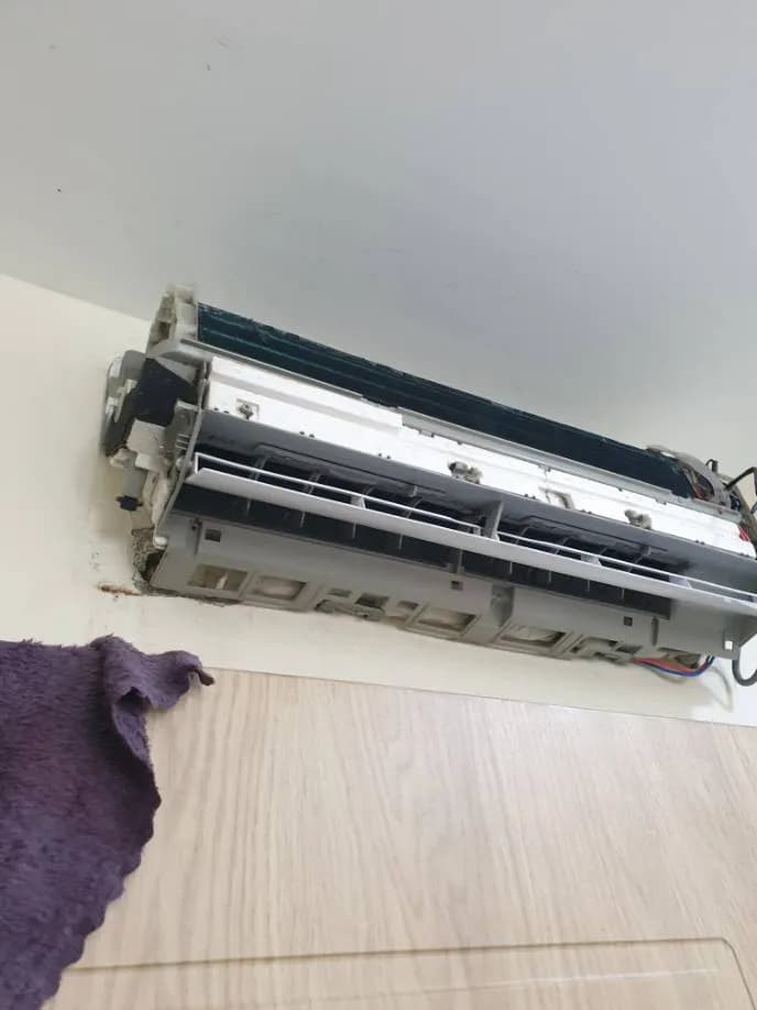 Trước sửa máy lạnh treo tường Electrolux tại Quận 5 — thợ Phan Chí Tâm