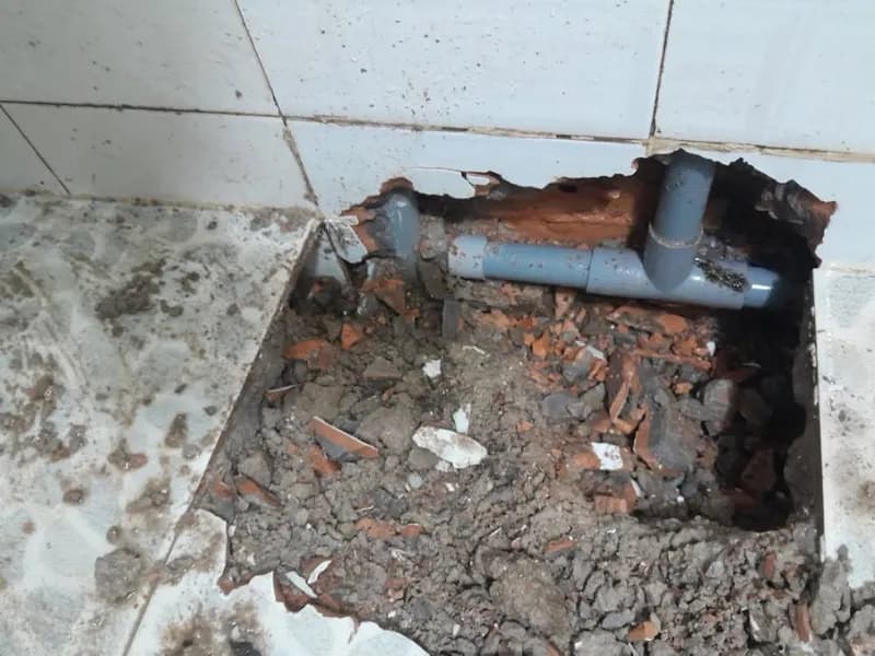 Trước sửa đường ống nước Bình Minh tại Tân Phú — thợ Bùi Văn Bảo