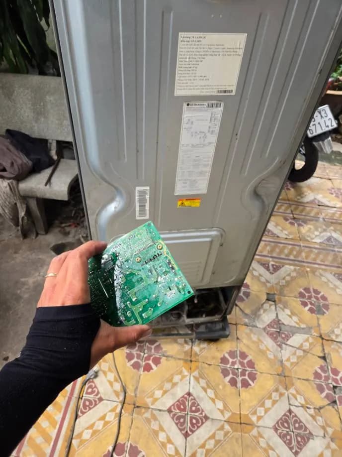 Trước sửa tủ lạnh LG tại Thủ Đức — thợ Lê Hữu Lộc