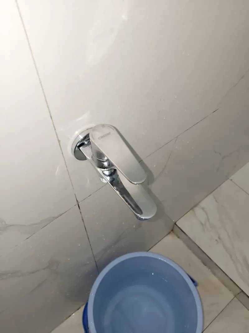 Sau khi hoàn thành sửa vòi sen tắm Cesar tại Phường 1, Quận 5 — thợ Đỗ Văn Nhiều (5 sao)