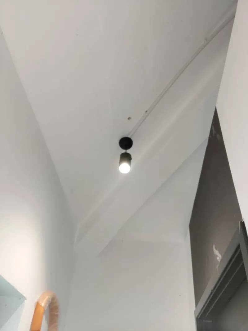 Thay bóng đèn rọi ray gắn trần tại TPHCM giá rẻ tại phường Sài Gòn, Quận 1