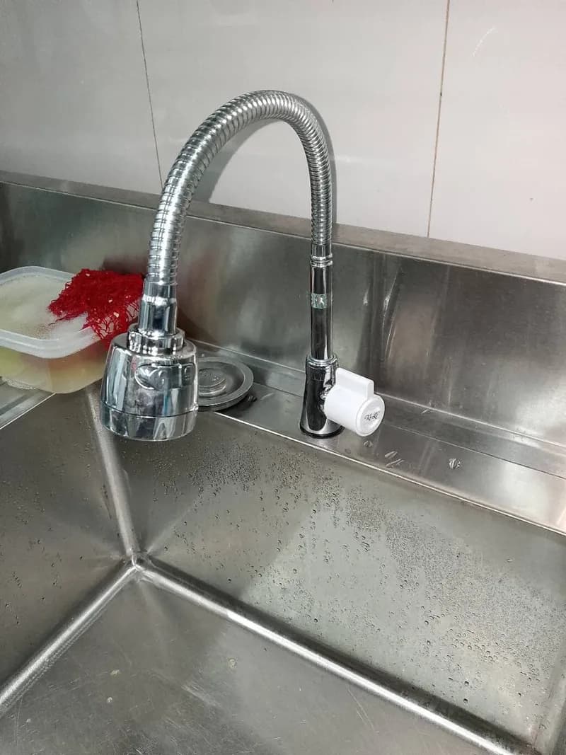 Thay thế vòi rửa chén cần mềm tại Quận 1 tại Quận 1