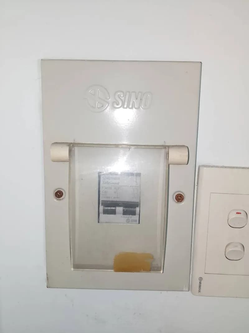 Thay thế CB Schneider cháy bằng CB Sino tại Quận 8 tại Quận 8