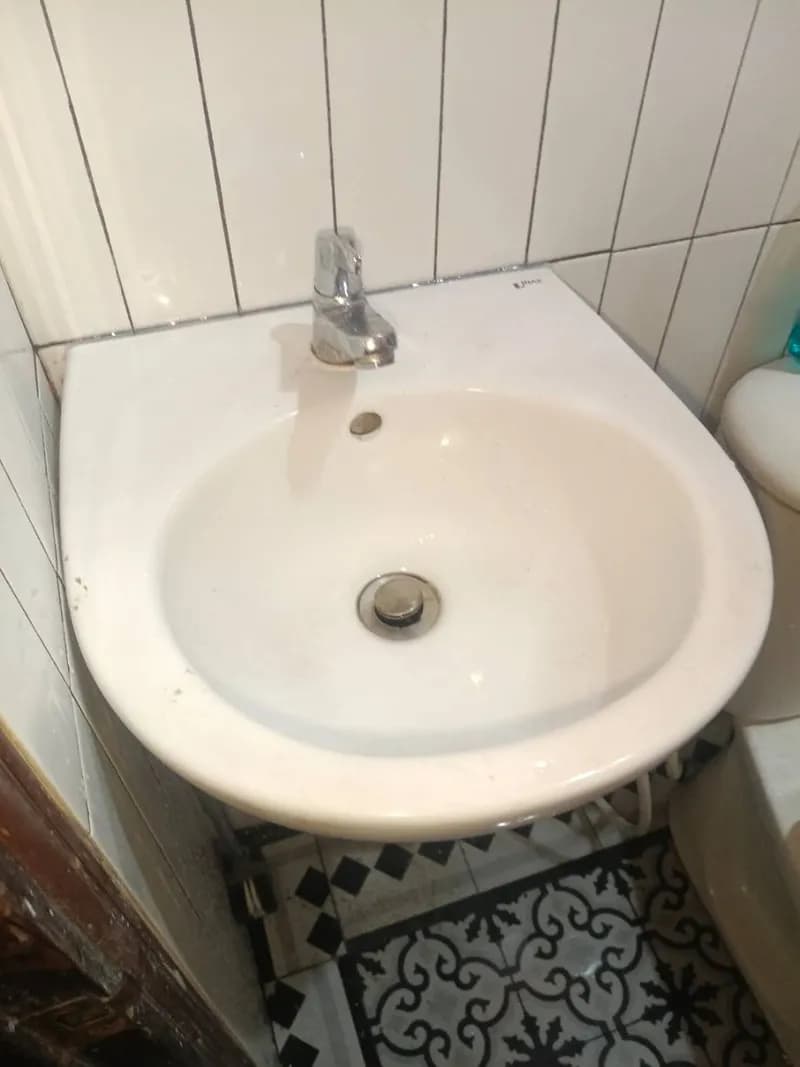 Lắp đặt cố định lại lavabo Inax bị lỏng tại Tân Bình tại Tân Bình
