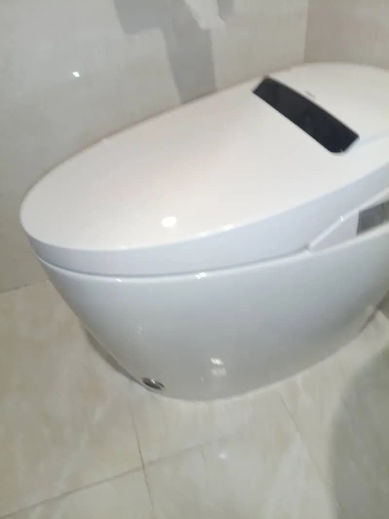 Thay keo silicon chống rò rỉ chân bồn cầu tại Quận 4 tại Quận 4