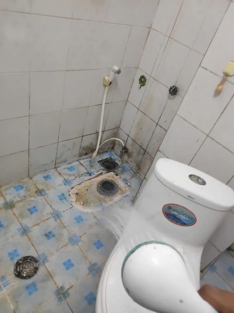 Trước sửa bồn cầu Viglacera tại phường Cầu Kiệu, Phú Nhuận — thợ Bùi Văn An