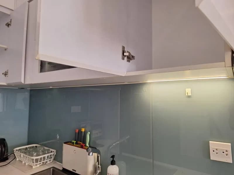 Trước sửa tủ bếp Sharp tại Nhà Bè — thợ Trần Quốc Đông