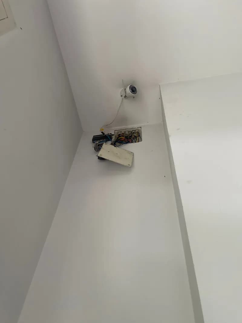 Sau khi hoàn thành sửa aptomat Schneider tại Hóc Môn — thợ Nguyễn Quốc Bảo