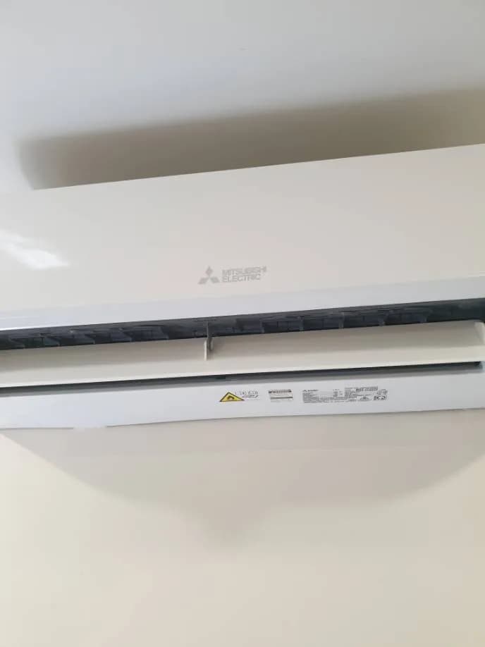Vệ sinh máy lạnh Mitsubishi Electric chuyên nghiệp tại Quận 7 tại Quận 7