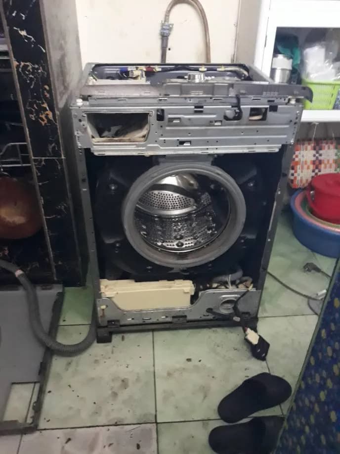 Thay IC nguồn board mạch máy giặt Electrolux tại quận Phú Nhuận tại Phú Nhuận