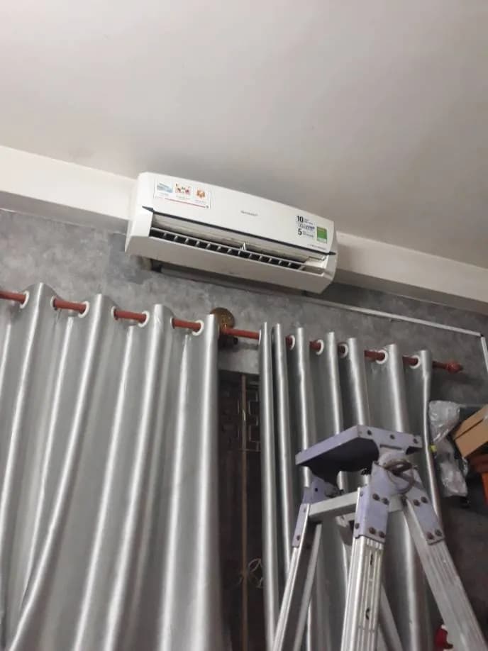 Trước sửa máy lạnh treo tường Sharp tại phường An Đông, Quận 5 — thợ Đặng Anh Huy