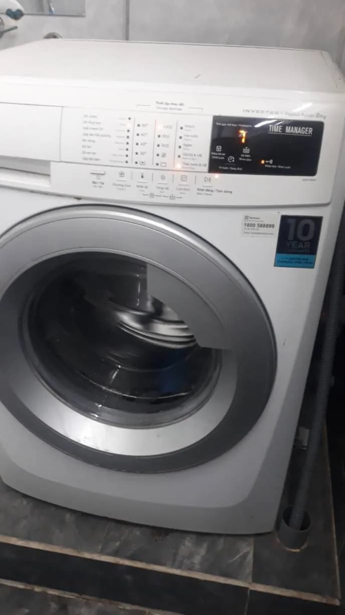 Sau khi hoàn thành sửa máy giặt lồng ngang Electrolux tại Quận 8 — thợ Đặng Anh Huy