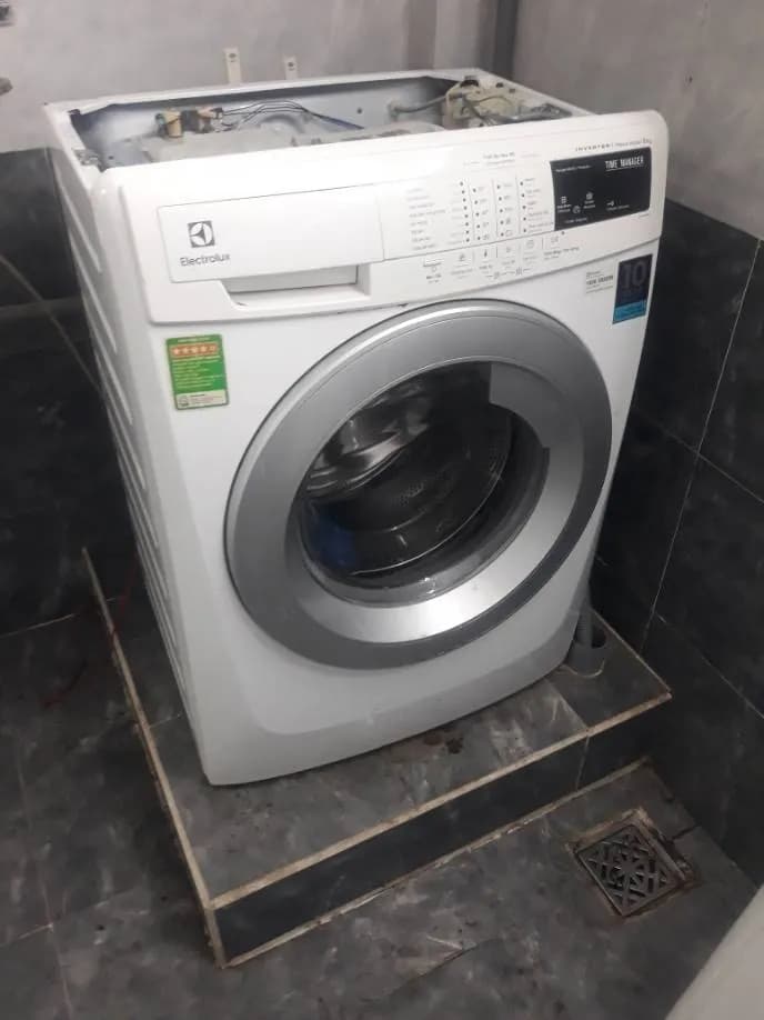 Trước sửa máy giặt lồng ngang Electrolux tại Quận 8 — thợ Đặng Anh Huy