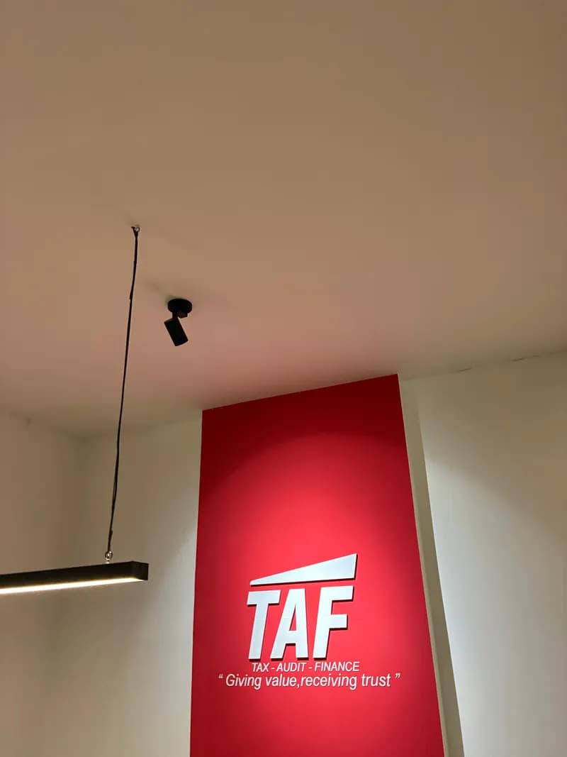 Nạp gas máy lạnh Panasonic và thay đui đèn LED tại TPHCM tại TPHCM