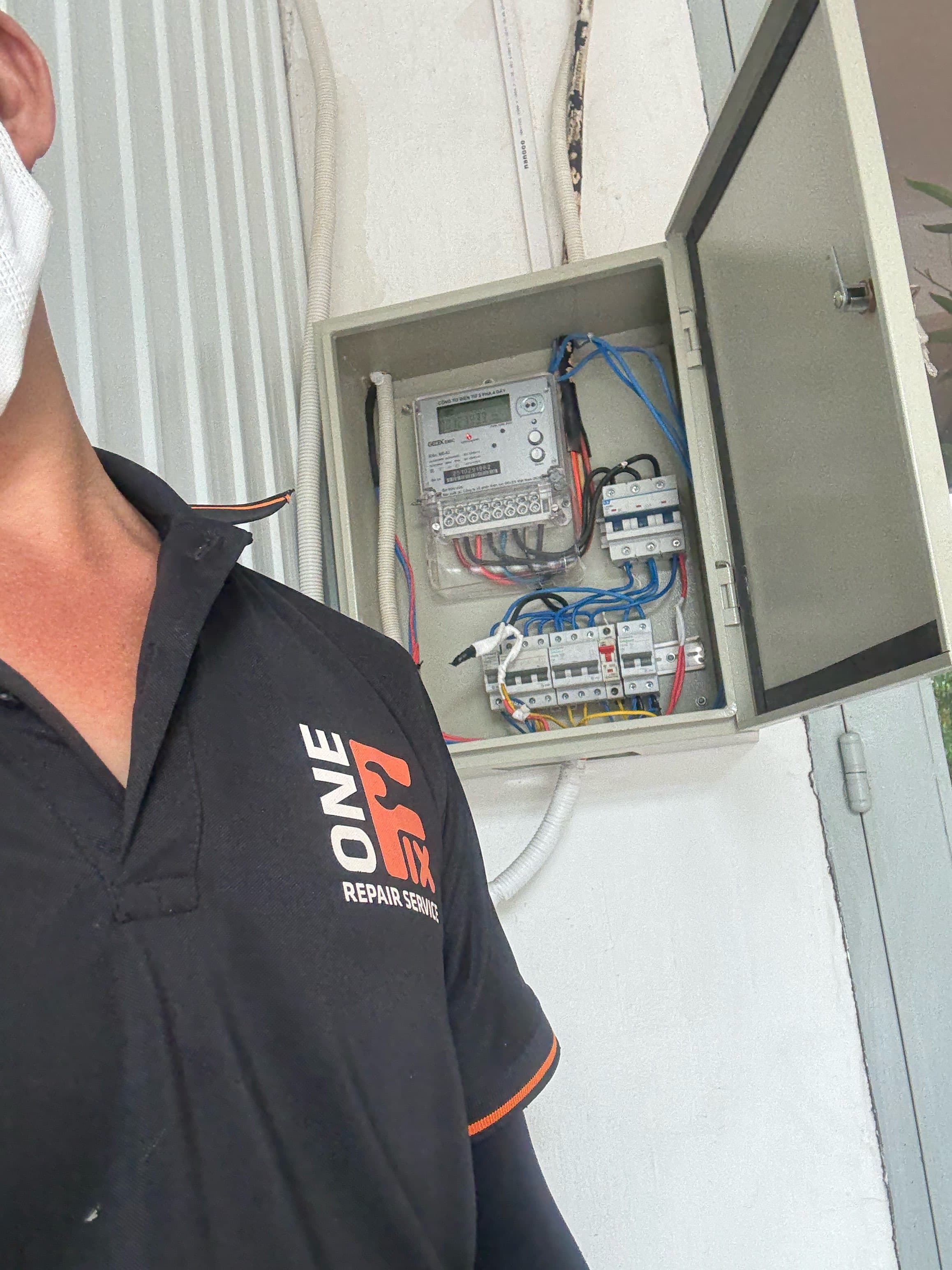 Kết quả Thay thế CB 3 pha Schneider chống quá tải tại TPHCM tại TPHCM — thợ Hồ Như Vũ