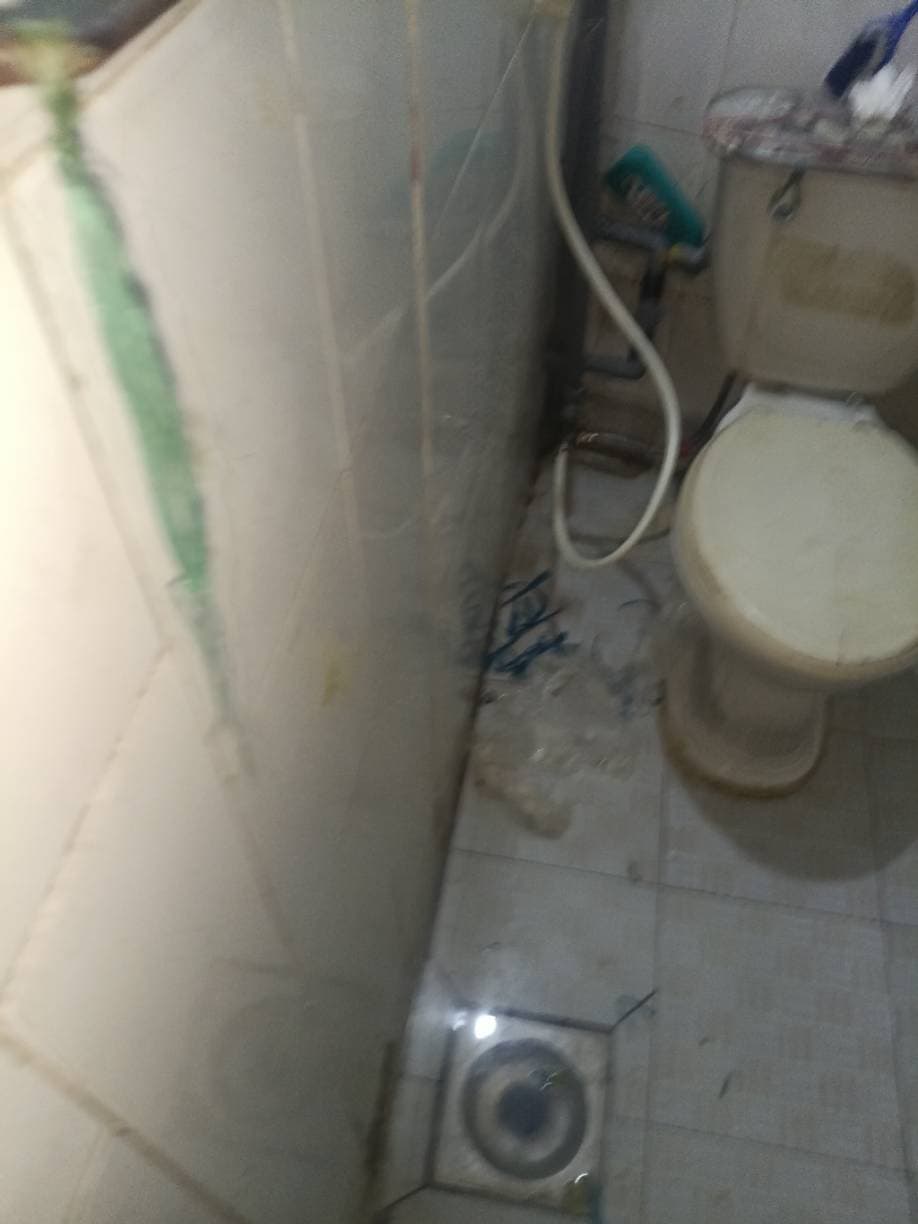 Trước sửa: Lắp vòi sen tại TPHCM — thợ Trần Ngọc Tùng