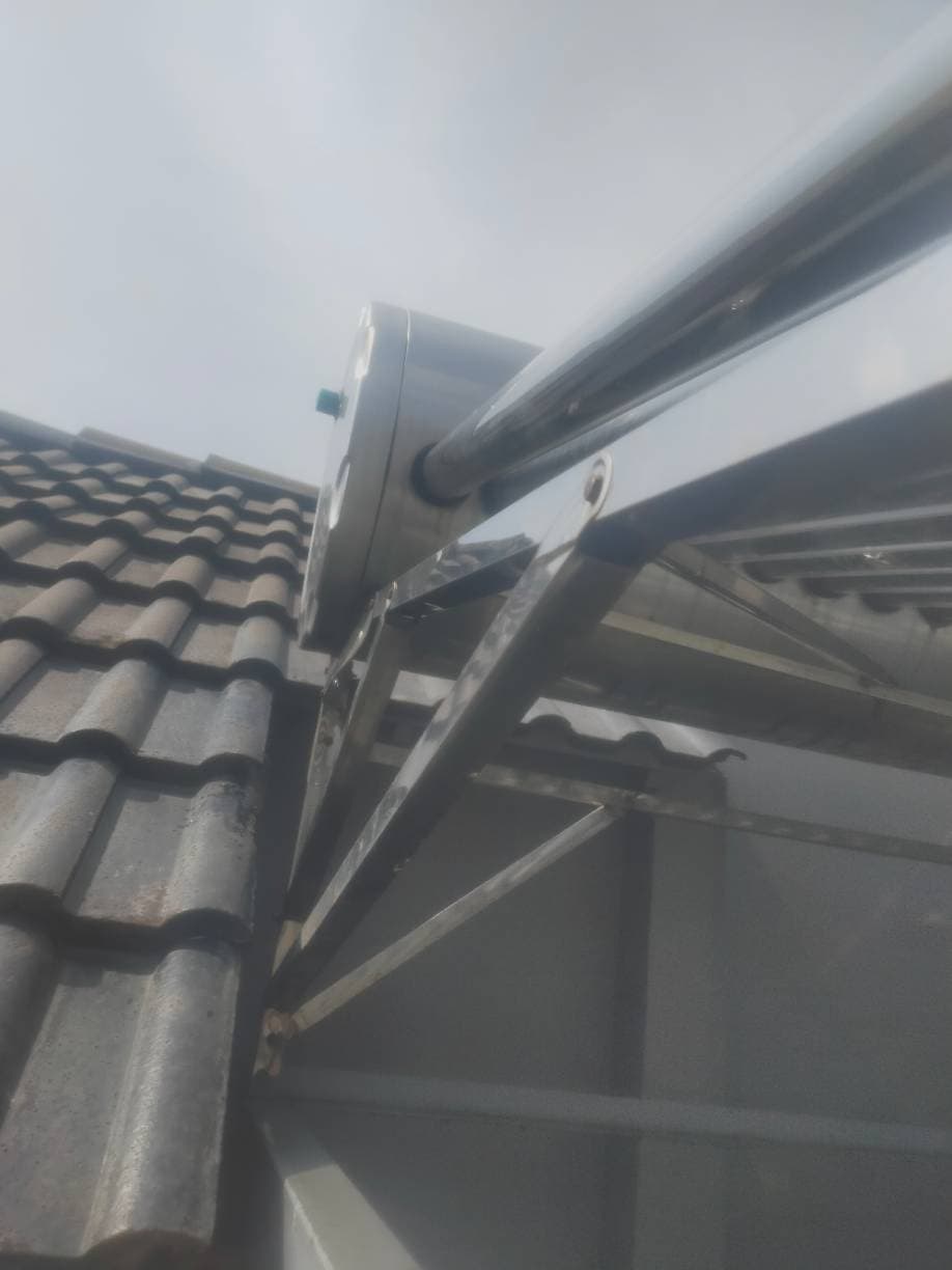 Trước khi sửa: Thay ron silicon máy nước nóng năng lượng mặt trời tại TPHCM tại TPHCM
