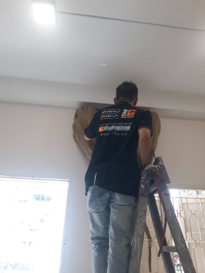 Trước khi sửa: Vệ sinh và bảo trì máy lạnh treo tường tại Quận 1 tại Quận 1