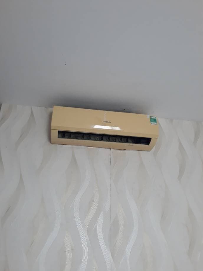Vệ sinh máy lạnh treo tường Fletech tại TPHCM giá rẻ tại TPHCM