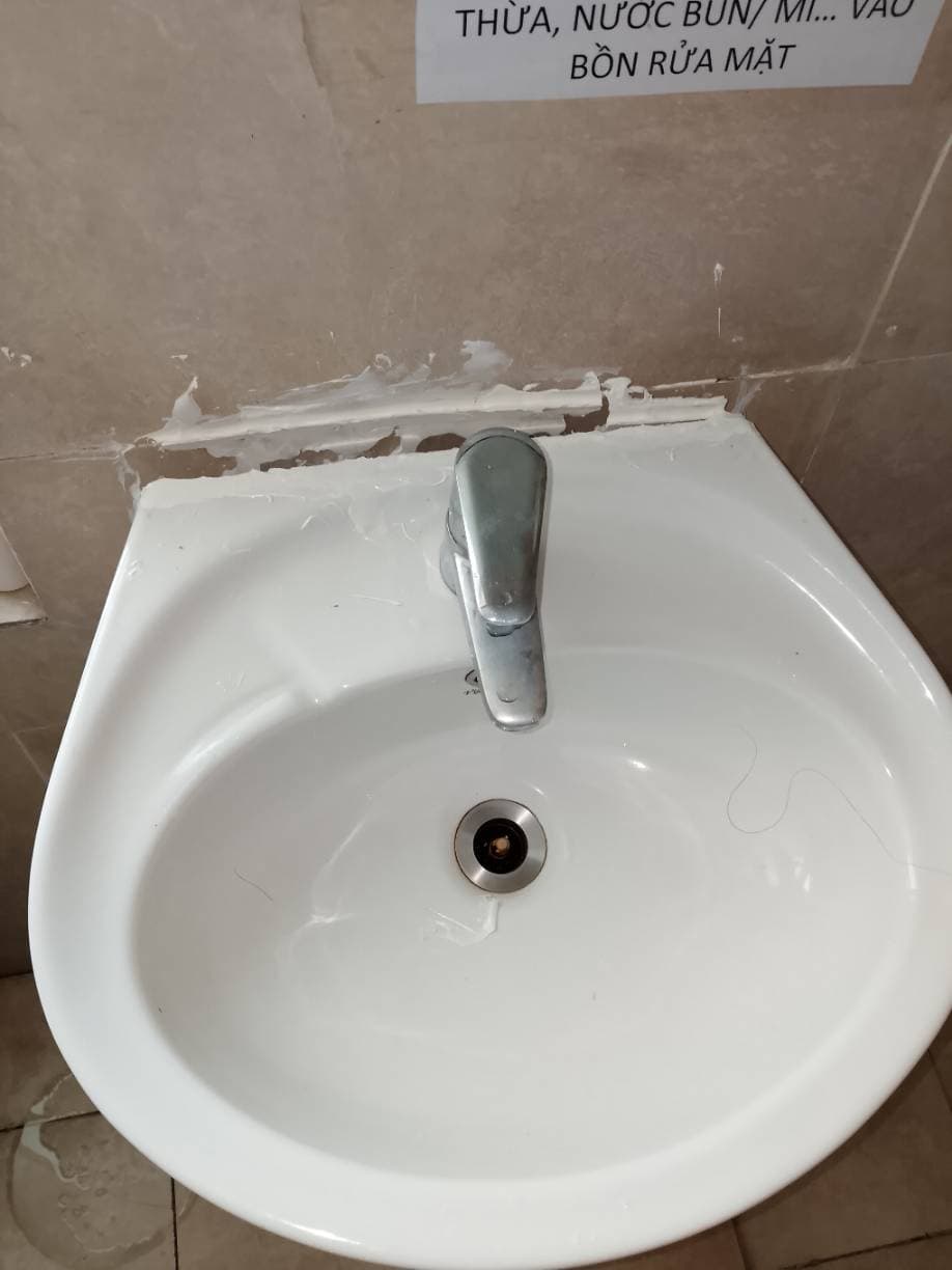 Trước sửa lavabo Viglacera tại TPHCM — thợ Đỗ Nhiều