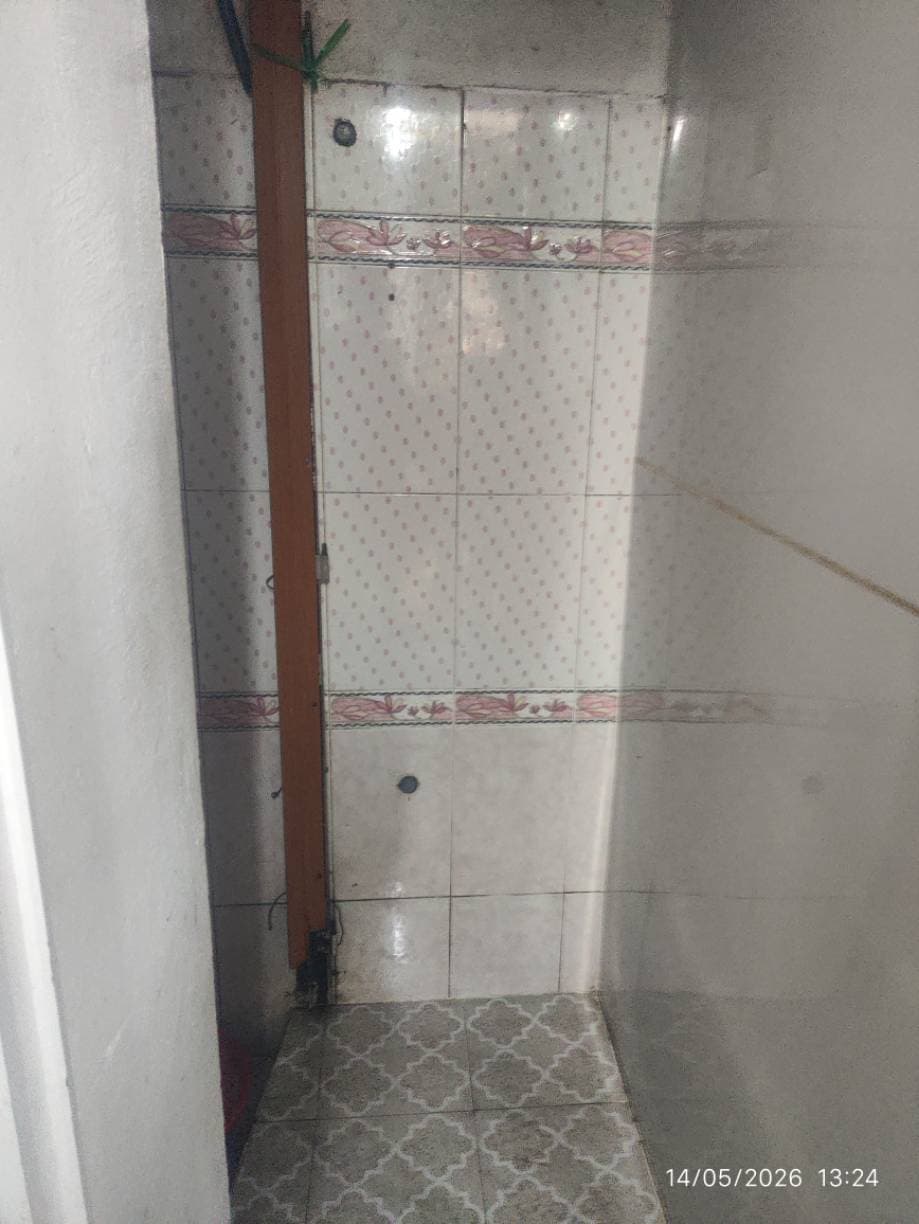 Trước sửa vòi sen tắm tại TPHCM — thợ Nguyễn Hoàng Khánh