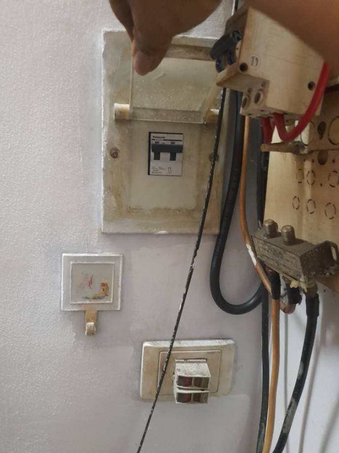 Sau khi hoàn thành sửa: Thay thế CB tủ điện âm tường tại quận Gò Vấp tại Gò Vấp — thợ Trương Công Việt Trân