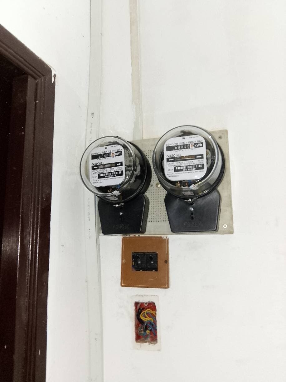 Sau khi hoàn thành sửa đồng hồ điện Gelex Emic tại Tân Bình — thợ Trương Công Việt Trân (5 sao)