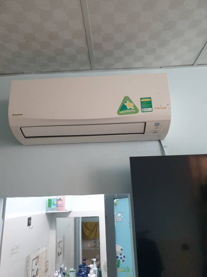 Vệ sinh máy lạnh Daikin treo tường tại nhà khu vực TPHCM tại TPHCM